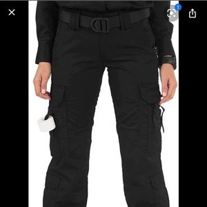 Women’s NWT tactical pants size 18